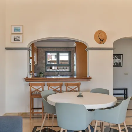 Alessia, Semesterbostad